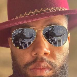 Meet your Posher, Warren